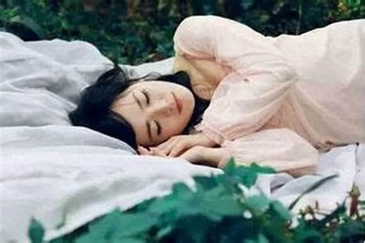 梦见一女孩主动和我接吻的预兆