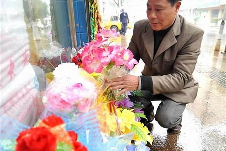 梦到已过世的父亲生病预示着什么？