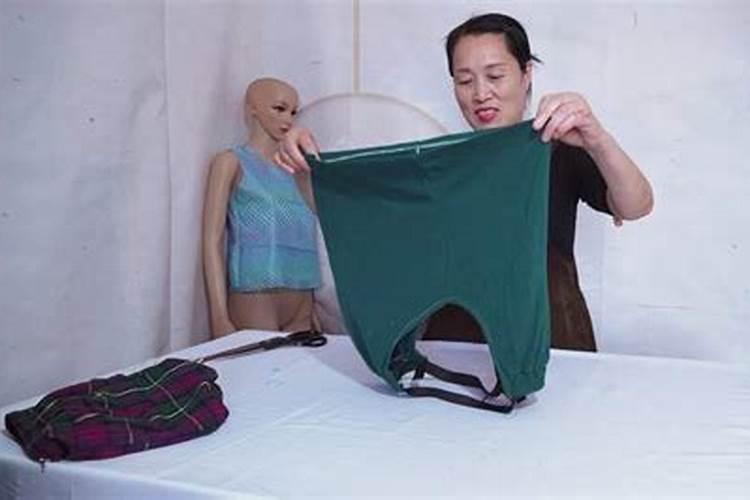 校外男学生在吉林医药学院隔离宿舍翻女生贴身衣物,如何看待这种行为...