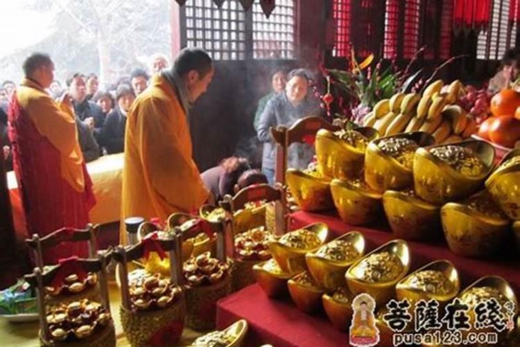 男生做梦梦到下大雨