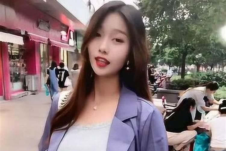 梦见和前夫在一起,他说买了房子,我扎伤了他的手,说买了房子也是给别的...
