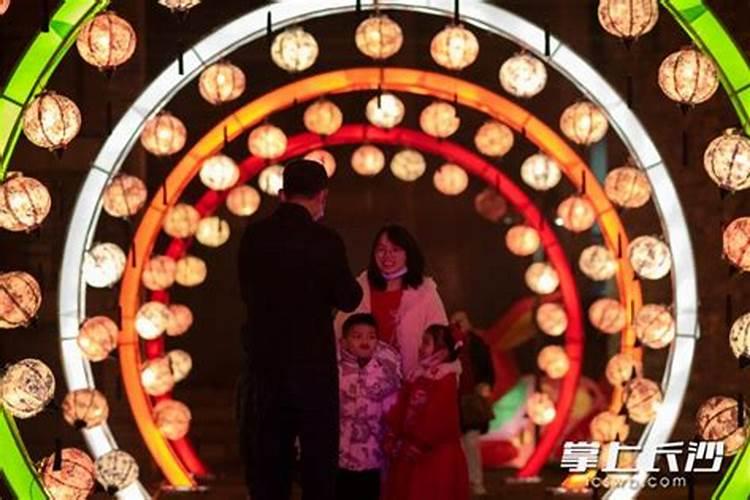 梦见妈妈被水冲走的预兆
