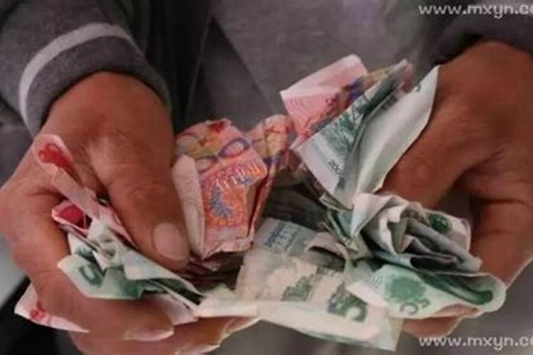 梦见叔叔给我钱的预兆