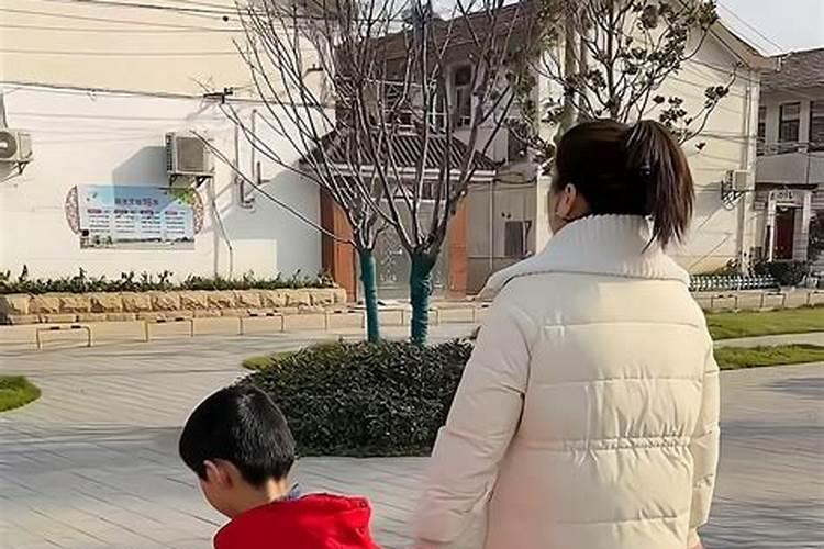梦见自己离婚了有两个小孩