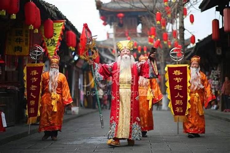 81年鸡哪年转大运 81年属鸡人2025年走大运？