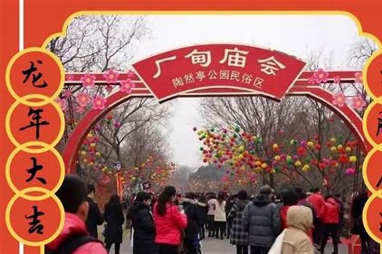 81年农历八月属鸡命运如何 八月出生属鸡人一生荣华富贵？