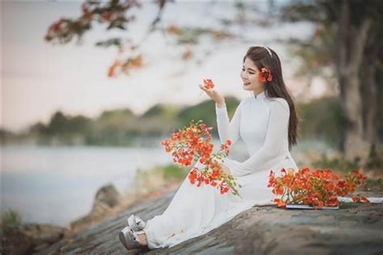 梦见活着的表妹死了是什么意思