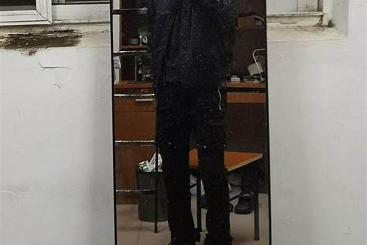 梦见自己被蛇咬了手有什么预兆